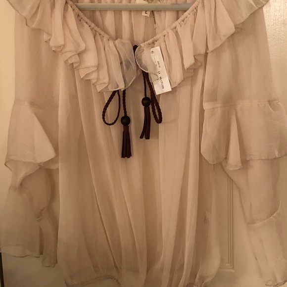 Women’s Top - Picture 1 of 1